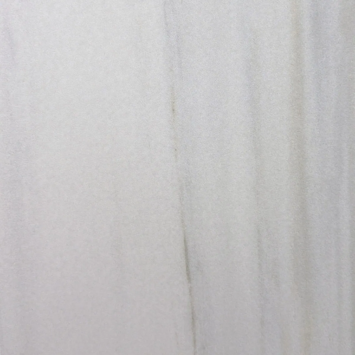 Muestra de Majestic White Lasa — Porcelanato de cuerpo coloreado