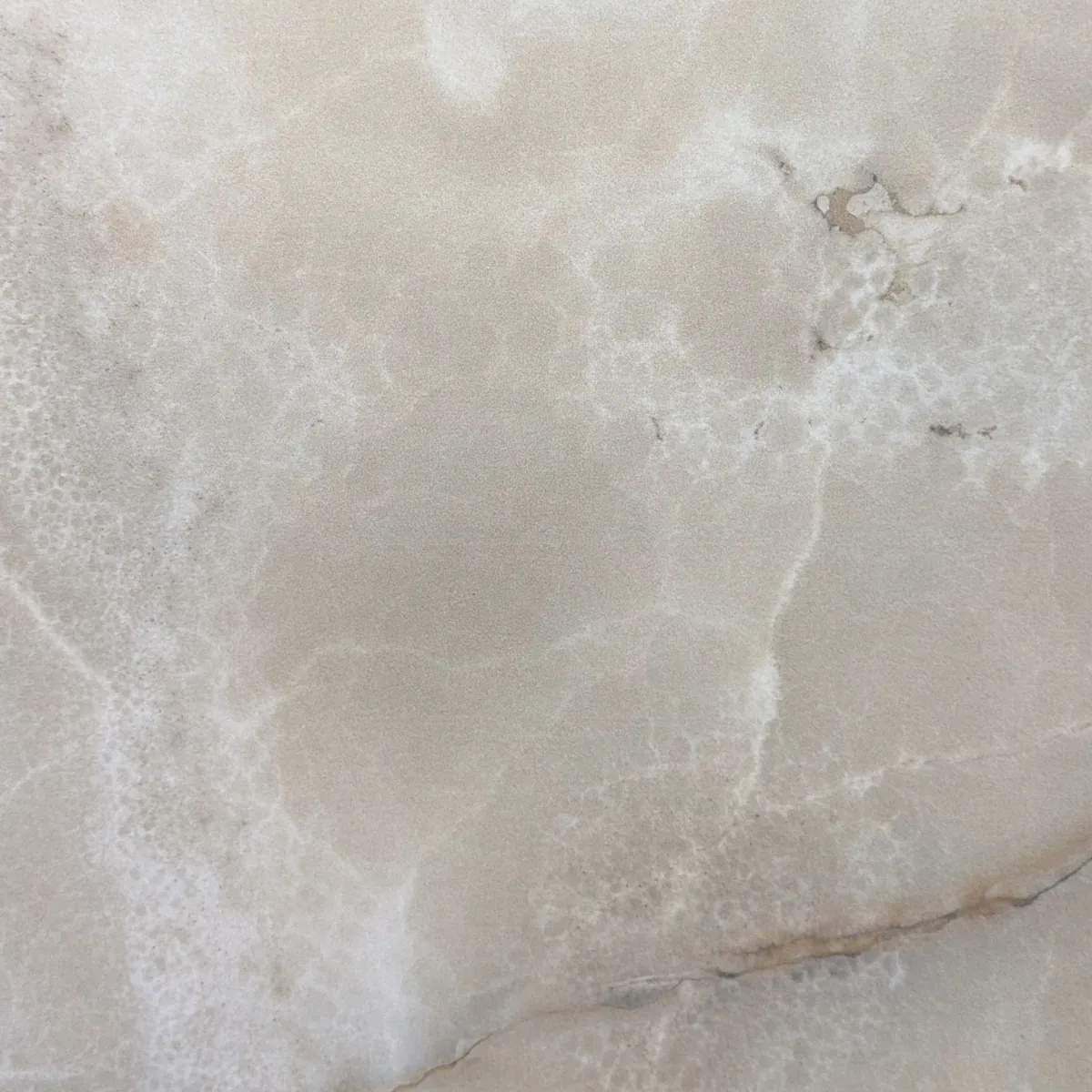 Muestra de Opulent Beige Onyx — Porcelanato de cuerpo coloreado